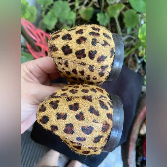 Cole Haan leopard woman’s flats - Picture 5 of 6